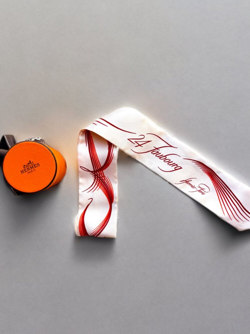 Hermes Red White 24 Faubourg Silk Twilly